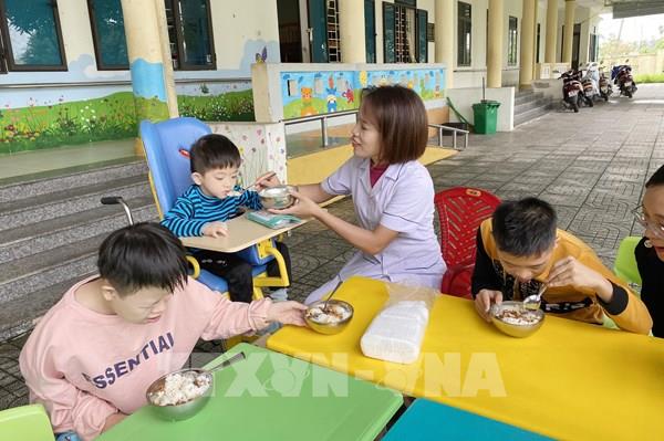 Những người mẹ “đặc biệt” của trẻ em khuyết tật