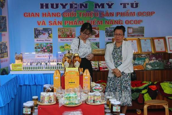 Hơn 400 gian hàng tham gia hội chợ xúc tiến thương mại sản phẩm vùng miền