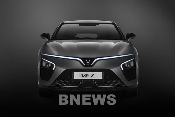 VinFast ra mắt xe điện VF 7, gồm 2 phiên bản, giá từ 850 triệu đồng