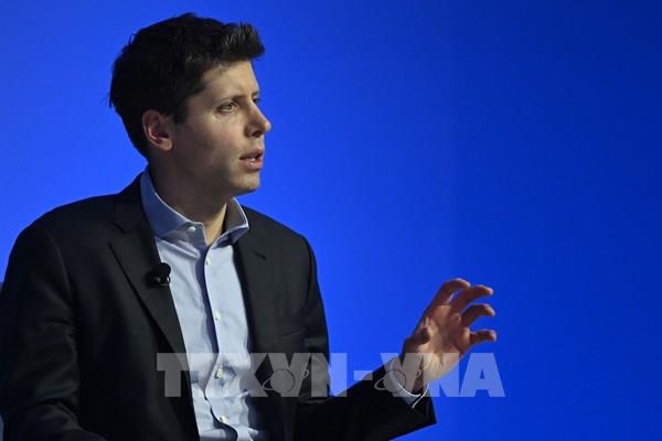 Ông Sam Altman quay lại làm CEO của OpenAI