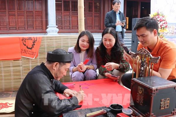 Tái hiện không gian chợ tranh Đông Hồ