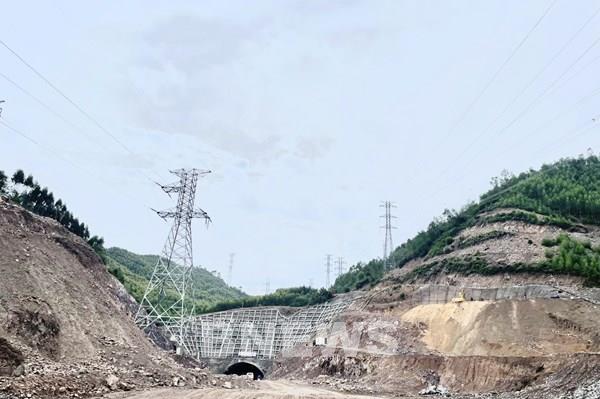 Chậm di dời hạ tầng điện, cản tiến độ thi công cao tốc Quy Nhơn – Chí Thạnh