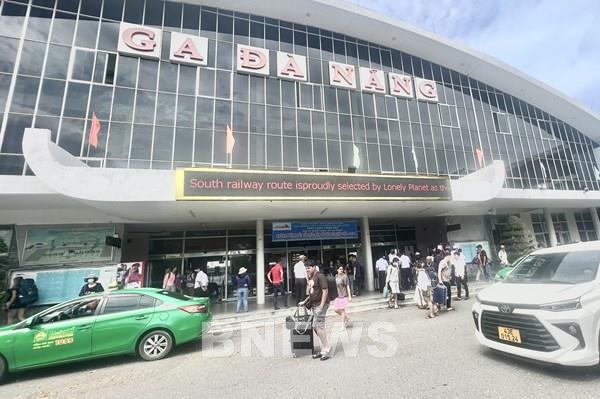 Ngành đường sắt sắp khai thác đoàn tàu du lịch Đà Nẵng - Huế 