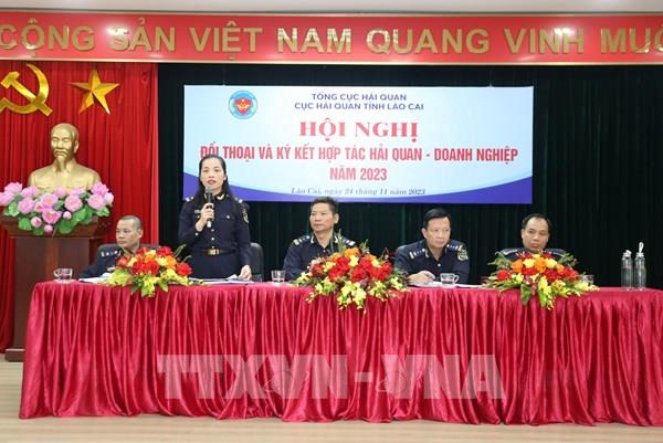 Lào Cai gỡ khó khăn cho doanh nghiệp xuất nhập khẩu