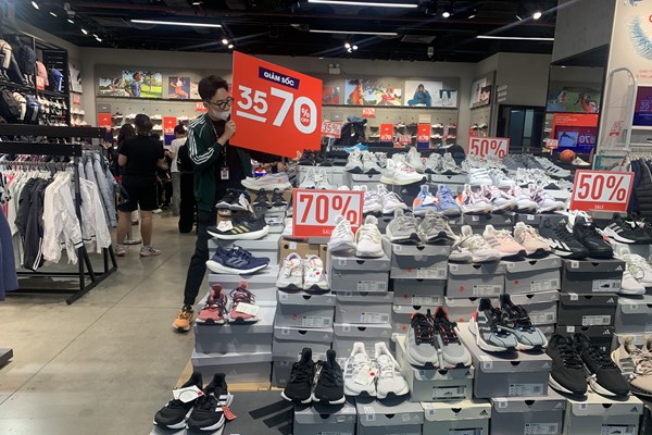 Adidas giảm 70 sale