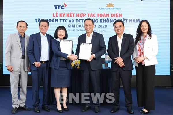 Vietnam Airlines và Tập đoàn TTC ký kết hợp tác toàn diện