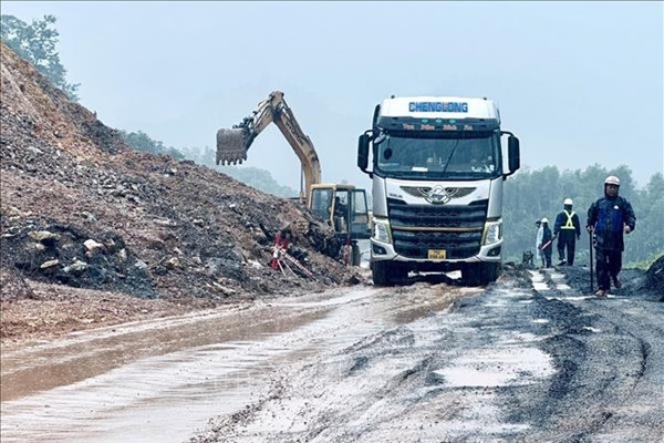 Cao tốc La Sơn - Hoà Liên sạt lở nghiêm trọng, đề nghị công bố tình trạng khẩn cấp