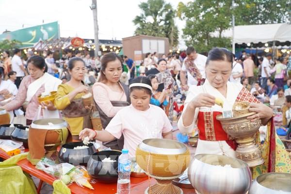 Boun Thatluang - Lễ hội Phật giáo lớn nhất trong năm của Lào