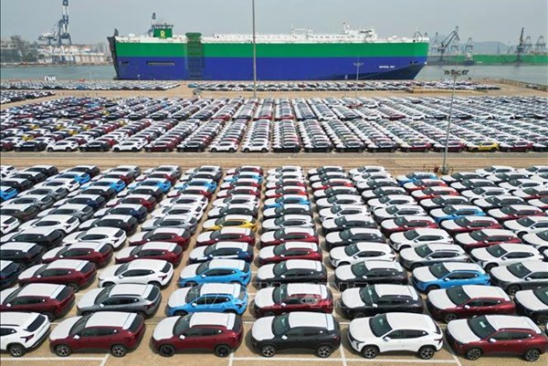 Doanh nghiệp Trung Quốc phản ứng về việc Mỹ tăng thuế ô tô nhập khẩu