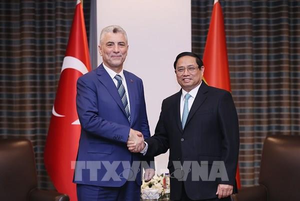 Thủ tướng Phạm Minh Chính tiếp Bộ trưởng Thương mại Thổ Nhĩ Kỳ 