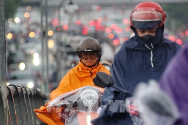 Dự báo thời tiết ngày mai 12/12: Bắc Bộ mưa rào