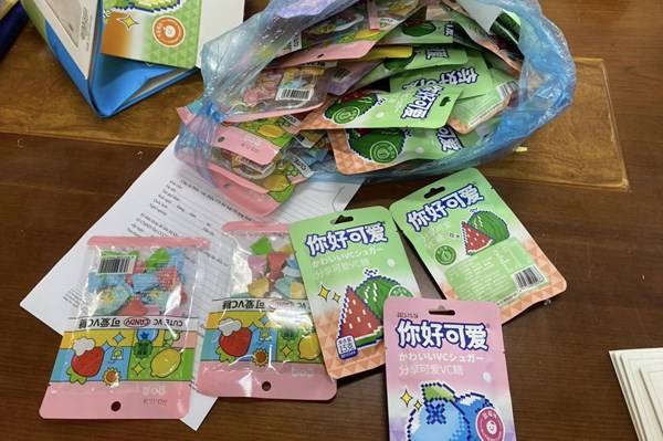Các mẫu kẹo tại cổng trường học ở Lạng Sơn không chứa chất ma túy