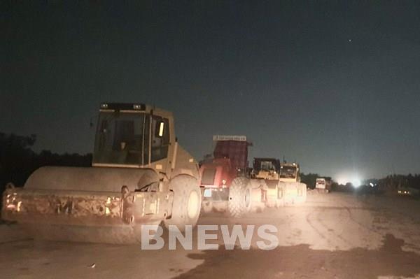 Trước hạn hoàn thành 1 tháng, cao tốc Mỹ Thuận-Cần Thơ vẫn thiếu cát