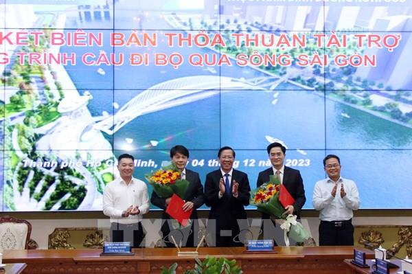Ký kết tài trợ 1.000 tỷ đồng xây cầu đi bộ qua sông Sài Gòn