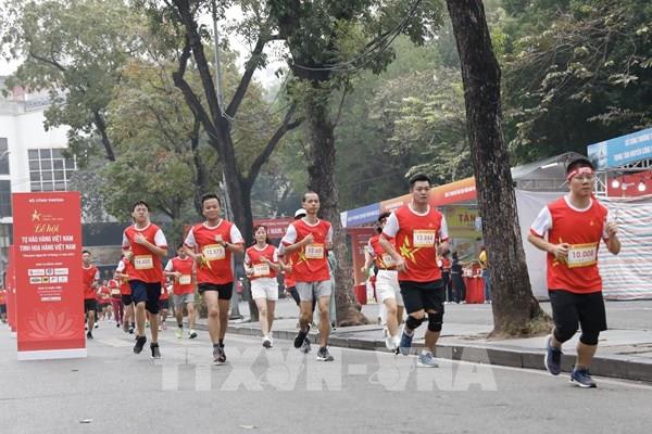 Hơn 1.000 người tham gia Giải chạy “Tự hào hàng Việt Nam”