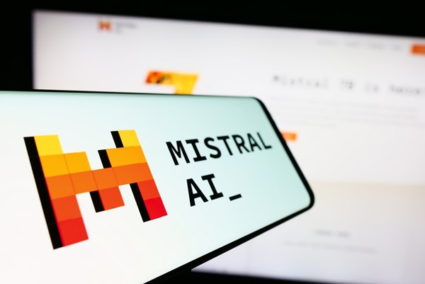Công ty khởi nghiệp Mistral AI (Pháp) trở thành "kỳ lân" công nghệ