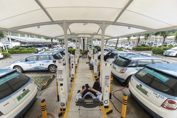 Trung Quốc đẩy mạnh quảng bá và ứng dụng ô tô sử dụng năng lượng mới