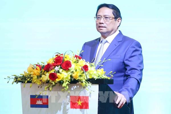 Thủ tướng Phạm Minh Chính và Thủ tướng Campuchia dự Diễn đàn xúc tiến đầu tư và thương mại Việt Nam - Campuchia