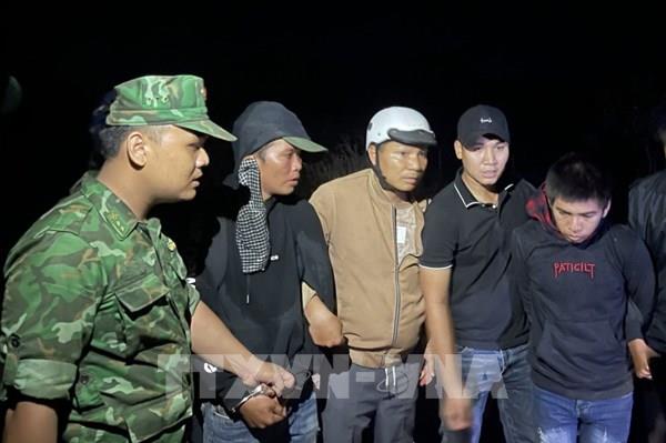 Bắt được hai phạm nhân sau hơn một ngày trốn trại