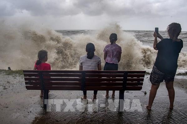 Australia khuyến cáo người dân sơ tán đề phòng lũ lụt