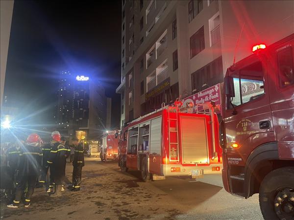 Cháy chung cư cao tầng ở Nha Trang, hàng trăm người hoảng hốt chạy khỏi toà nhà