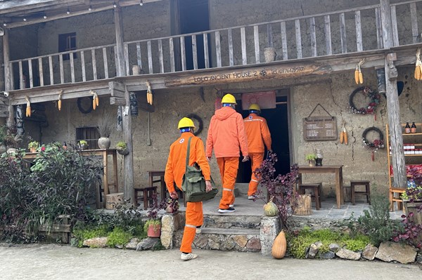 Điện lực Hà Giang chú trọng đảm bảo an toàn hệ thống lưới điện trong dân