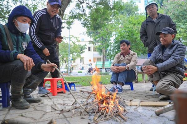 Người dân Hà Nội đón đợt rét đậm nhất từ đầu mùa