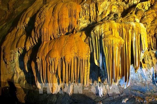 Khám phá  Động Tiên Sơn (Quảng Bình)