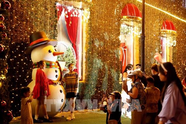“Check in” Noel sớm tại Thành phố Hồ Chí Minh