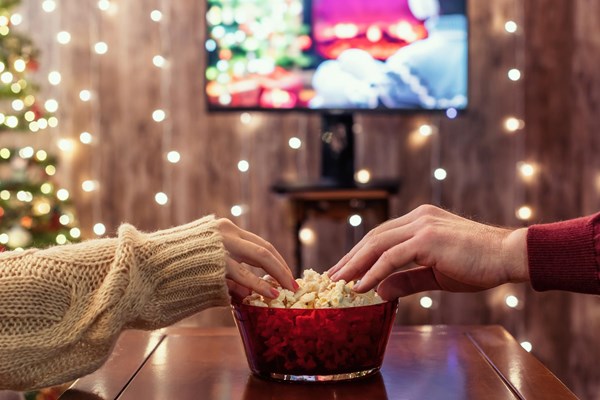 Những bộ phim cặp đôi không nên bỏ lỡ trong đêm Giáng sinh