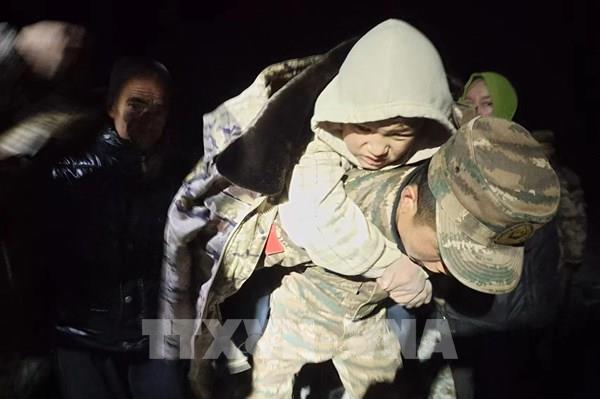 Động đất tại Trung Quốc: Khẩn trương cứu hộ bất chấp thời tiết giá rét