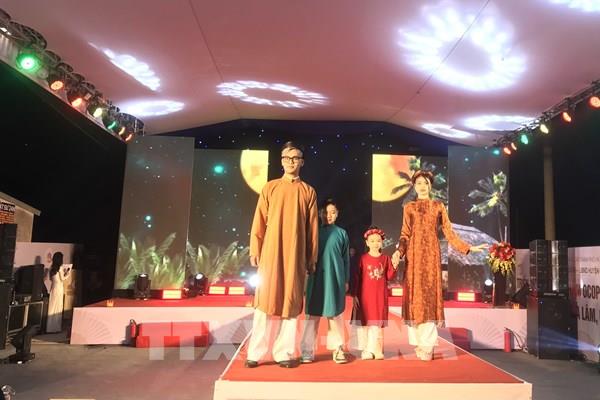 Khai mạc triển lãm các sản phẩm OCOP, thủ công mỹ nghệ và làng nghề