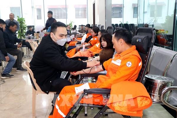 Điện lực Hải Dương hiến máu tình nguyện "Vạn trái tim – Một tấm lòng”