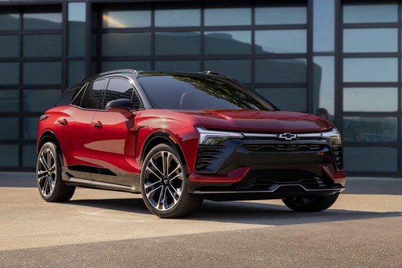 GM tạm dừng bán xe điện Chevy Blazer EV