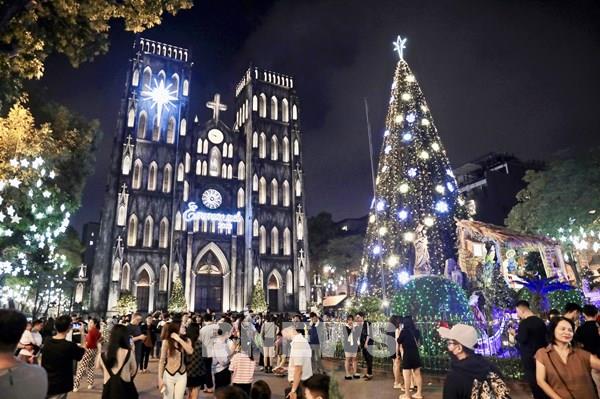 Hà Nội lung linh mùa Noel và những địa điểm không thể bỏ lỡ