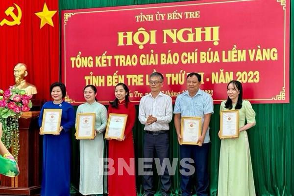 25 tác phẩm đoạt Giải Báo chí Búa liềm vàng tỉnh Bến Tre lần thứ VIII