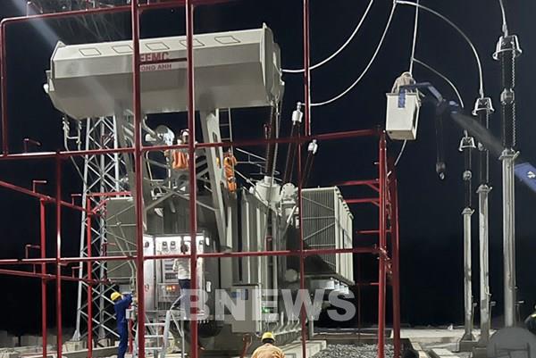 Đóng điện 3 công trình truyền tải điện lớn, cấp điện cho miền Nam
