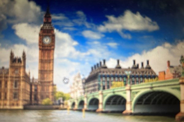 Tháp đồng hồ Big Ben kỷ niệm 100 năm phát sóng ngân chuông đón mừng Năm mới
