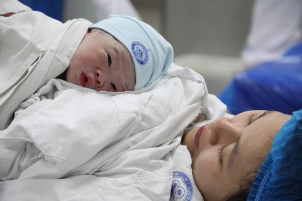 Đón chào những công dân nhí đầu tiên của năm 2024