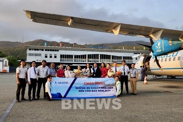 Vietnam Airlines là hãng bay nội địa đúng giờ nhất sau 6 tháng đầu năm