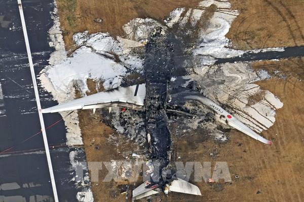Vụ tai nạn tại sân bay Haneda: Tìm được hộp đen của một máy bay