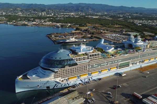 Tàu du lịch lớn nhất thế giới chuẩn bị cho chuyến ra khơi đầu tiên