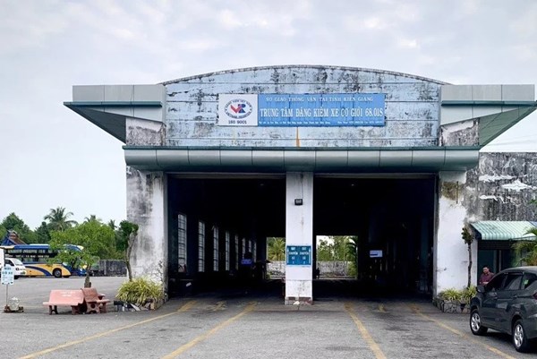 Bắt tạm giam Giám đốc Trung tâm đăng kiểm Kiên Giang 68.01S