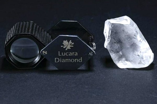 Phát hiện viên kim cương nặng 166 carat tinh khiết và có giá trị nhất