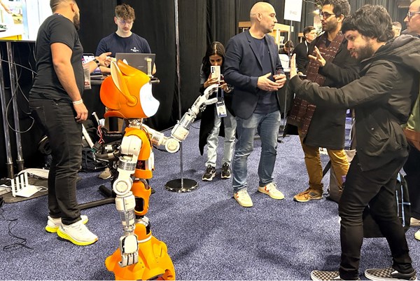 CES 2024 phác họa tương lai robot trợ lý