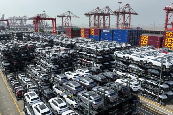 Xuất khẩu ô tô của Trung Quốc tăng gần 60%