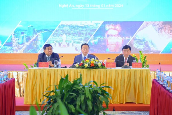 Liên kết phát triển vùng Bắc Trung Bộ và Duyên hải Trung Bộ làm động lực tăng trưởng