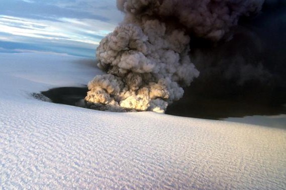 Iceland theo dõi khả năng núi lửa dưới sông băng phun trào