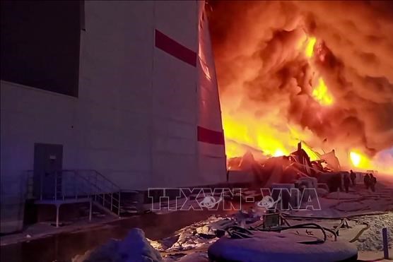 Cháy nhà kho của Wildberries tại St. Petersburg: Ngành bán lẻ Nga bị ảnh hưởng