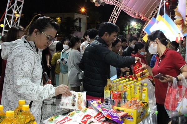 Đà Nẵng: Tặng quà, vé xe, phiếu mua hàng ưu đãi cho công nhân, người lao động